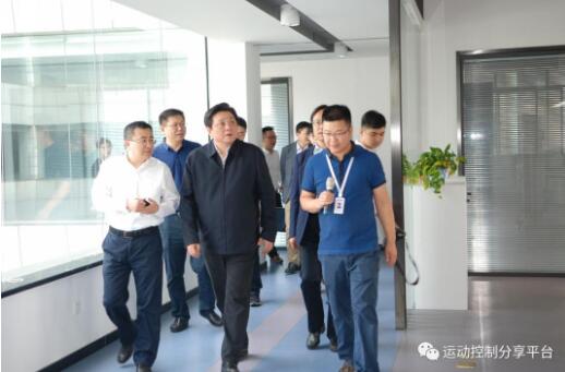 常州市委常委、統(tǒng) 戰(zhàn)部部長韓九云一行 蒞臨常州固高智能裝備協(xié)同創(chuàng)新中心參觀指導